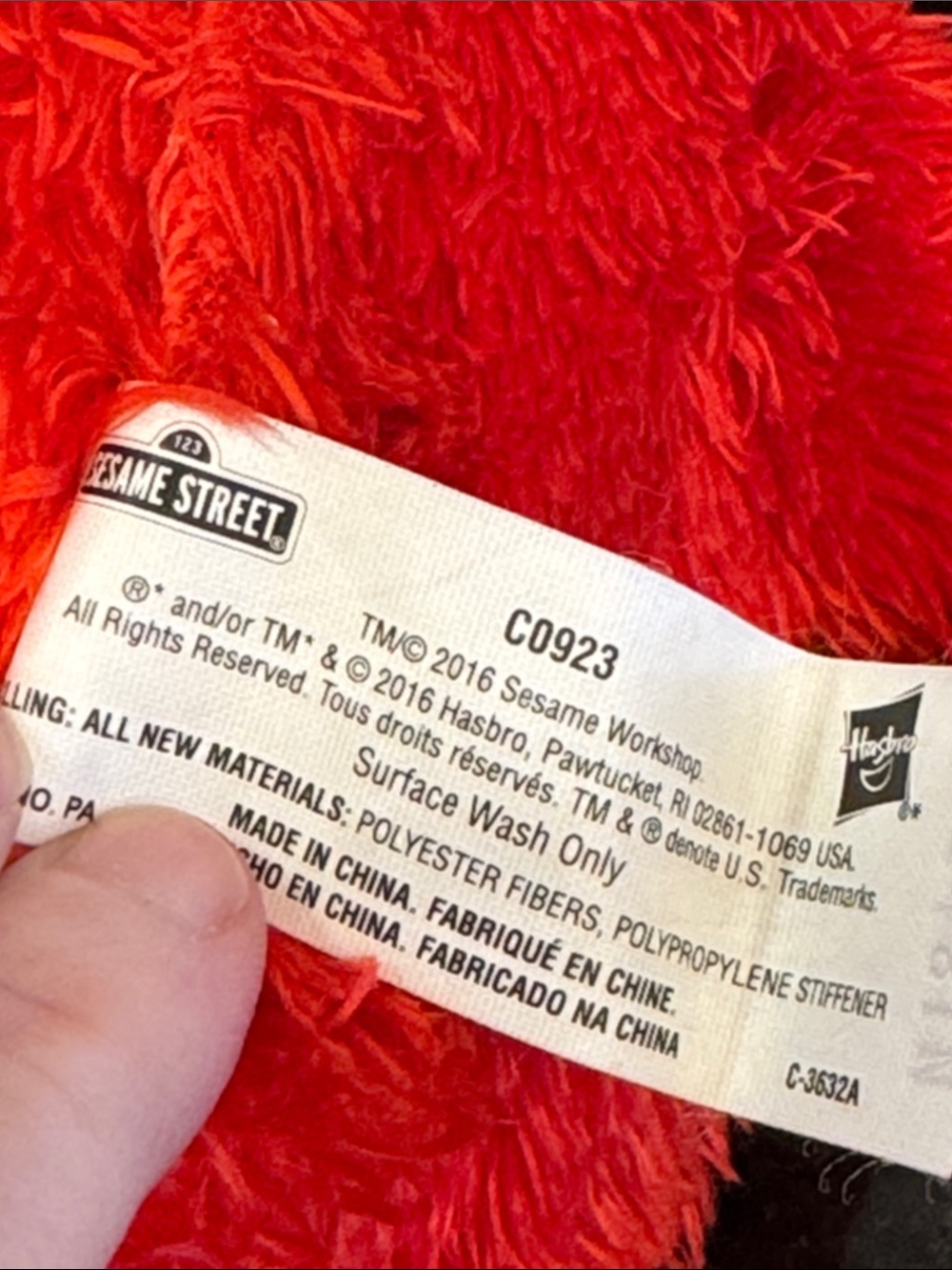 Tickle Me Elmo 2016 C0923 Giggles Shakes Talks Hasbro Sesame Street Plush - Picture 8 of 9